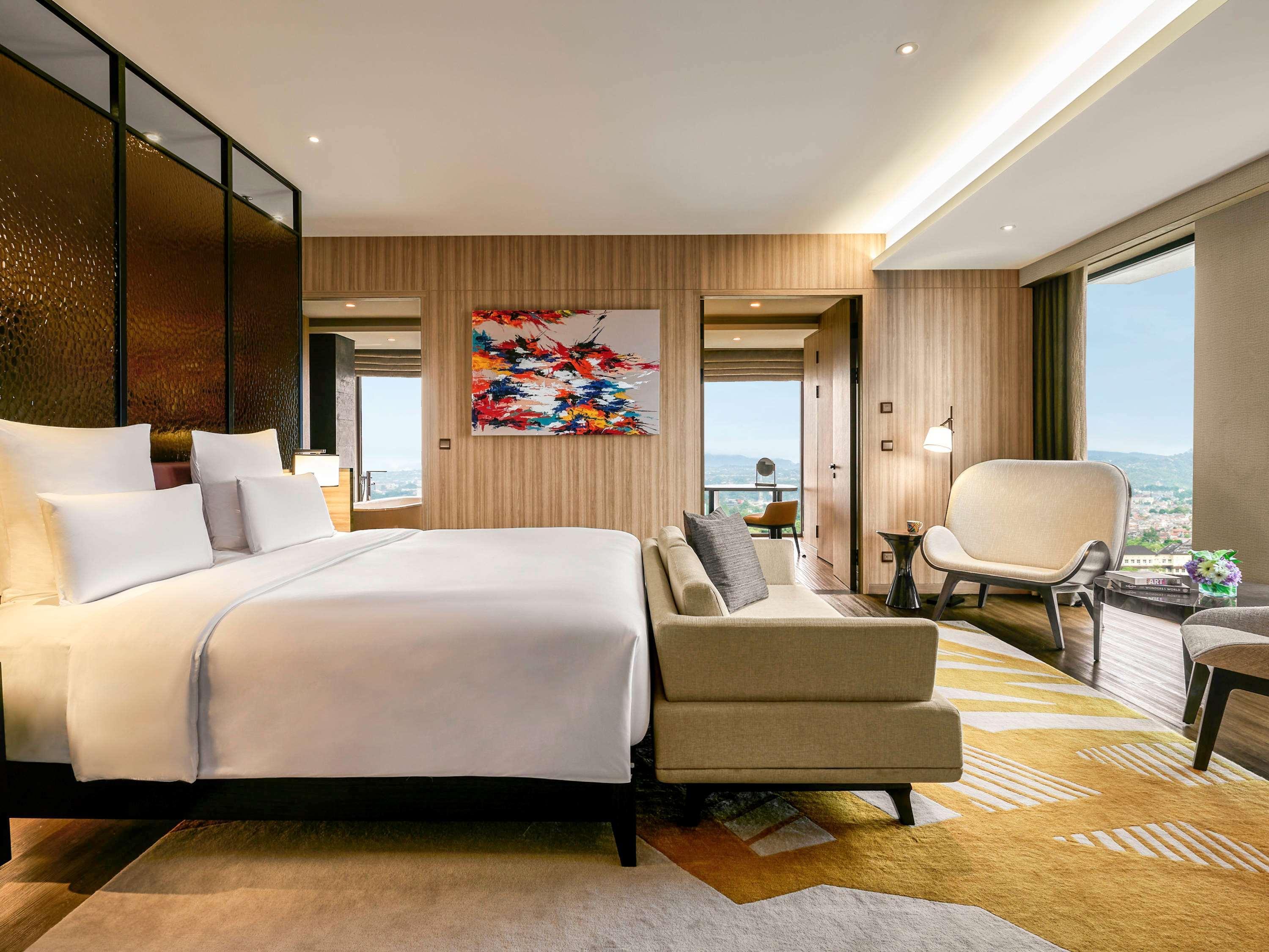 Pullman Bandung Grand Central Exterior foto